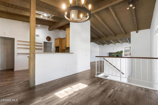 898 Woodlawn Drive, Thousand Oaks, CA 91360