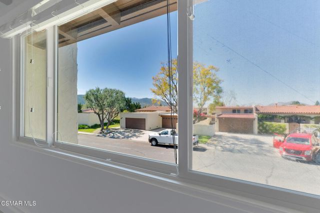 898 Woodlawn Drive, Thousand Oaks, CA 91360