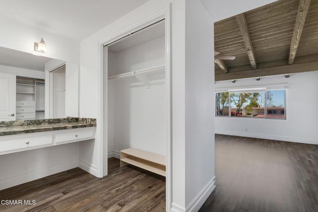 898 Woodlawn Drive, Thousand Oaks, CA 91360