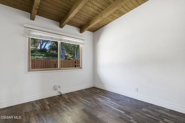 898 Woodlawn Drive, Thousand Oaks, CA 91360