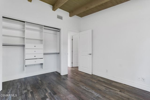 898 Woodlawn Drive, Thousand Oaks, CA 91360