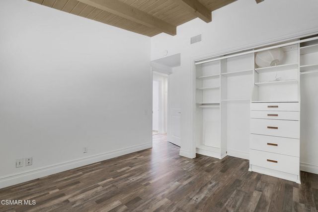 898 Woodlawn Drive, Thousand Oaks, CA 91360