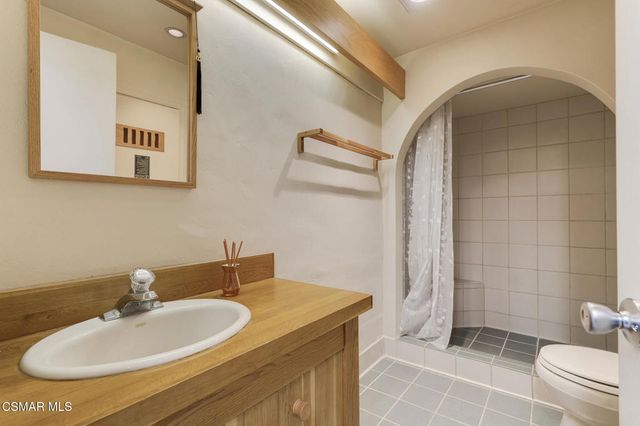 898 Woodlawn Drive, Thousand Oaks, CA 91360