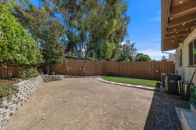 898 Woodlawn Drive, Thousand Oaks, CA 91360