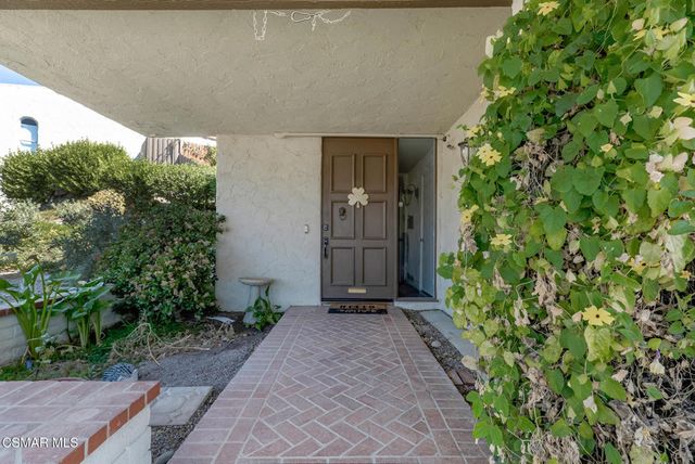 898 Woodlawn Drive, Thousand Oaks, CA 91360