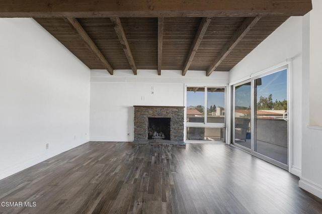 898 Woodlawn Drive, Thousand Oaks, CA 91360