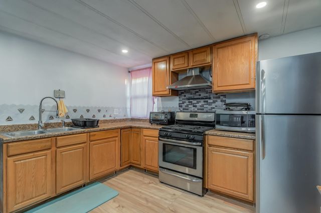 190-197 WEST 24TH ST, Bayonne, NJ 07002