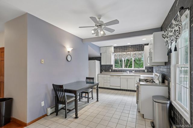 8 Sunset Heights, Monroe, NY 10950