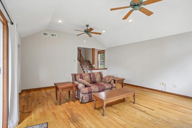 8 Sunset Heights, Monroe, NY 10950
