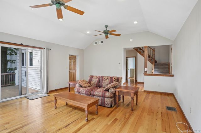 8 Sunset Heights, Monroe, NY 10950