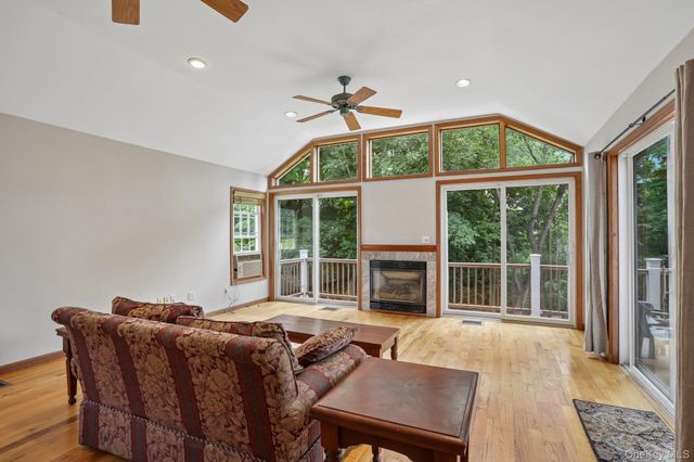 8 Sunset Heights, Monroe, NY 10950