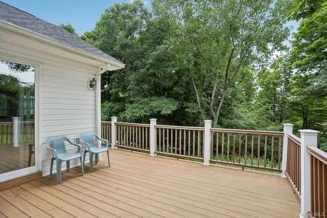 8 Sunset Heights, Monroe, NY 10950