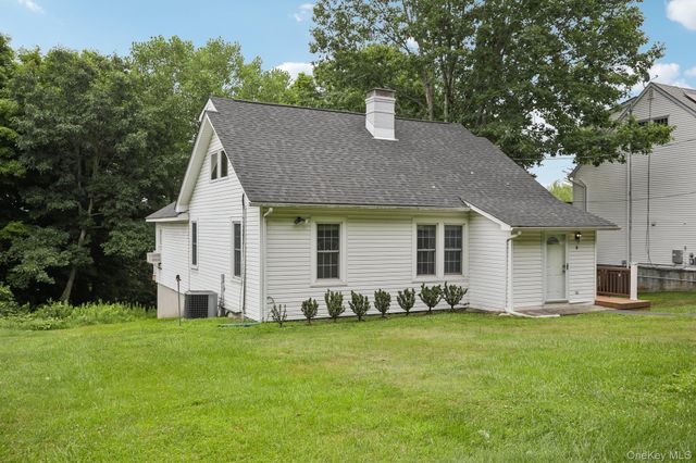 8 Sunset Heights, Monroe, NY 10950