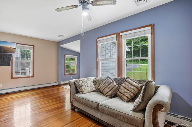 8 Sunset Heights, Monroe, NY 10950