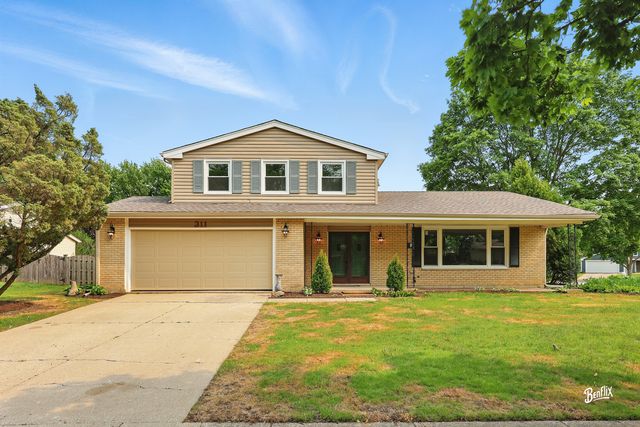 311 Greentree Parkway, Libertyville, IL 60048