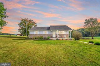 1398 MANOR RD, Windsor, PA 17366