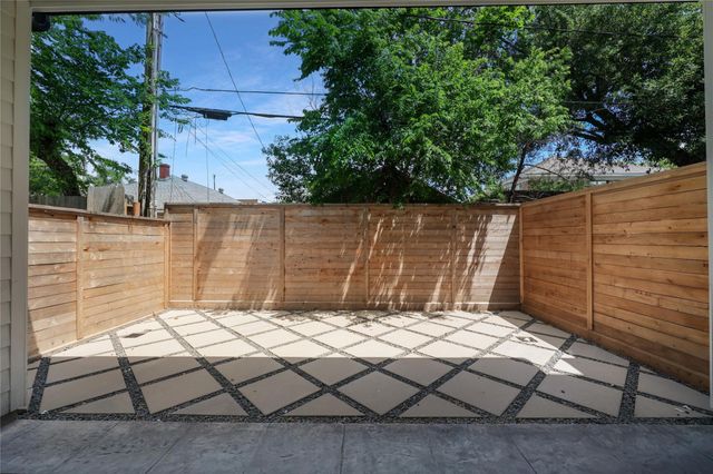 1242 Peden Street, Houston, TX 77006