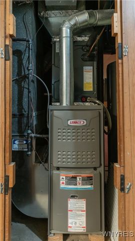 63 Constance Lane, Cheektowaga, NY 14227