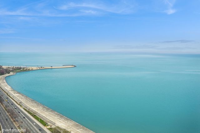 1100 N Lake Shore Drive 33A, Chicago, IL 60611