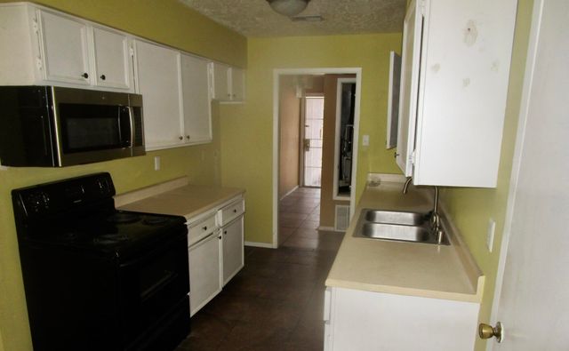 8216 BRET Place NE, Albuquerque, NM 87109