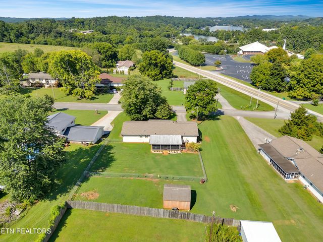 3609 Lakeside Drive, Louisville, TN 37777