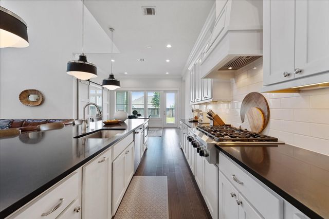 2221 Salt Grass Trail, Conroe, TX 77384