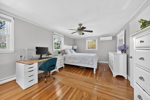72 Ledgebrook Rd, Weymouth, MA 02190