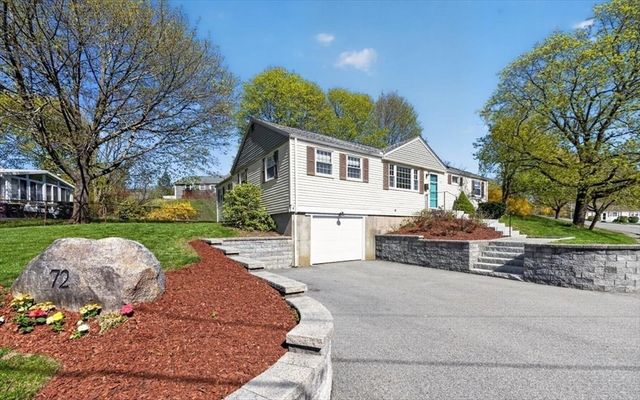 72 Ledgebrook Rd, Weymouth, MA 02190