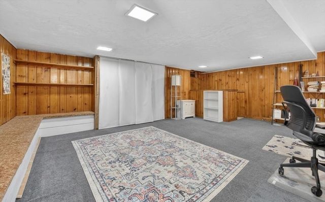 72 Ledgebrook Rd, Weymouth, MA 02190
