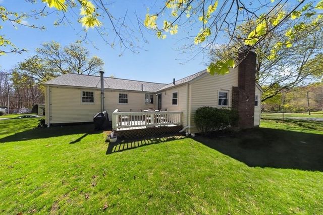 72 Ledgebrook Rd, Weymouth, MA 02190
