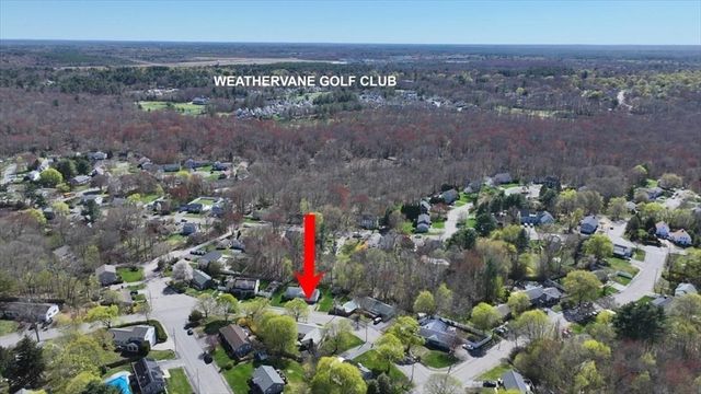 72 Ledgebrook Rd, Weymouth, MA 02190