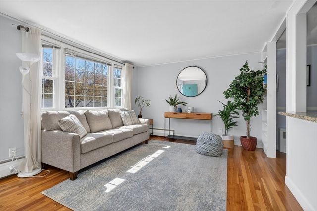 72 Ledgebrook Rd, Weymouth, MA 02190
