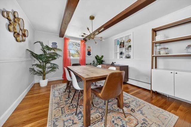 72 Ledgebrook Rd, Weymouth, MA 02190