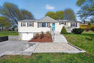 72 Ledgebrook Rd, Weymouth, MA 02190