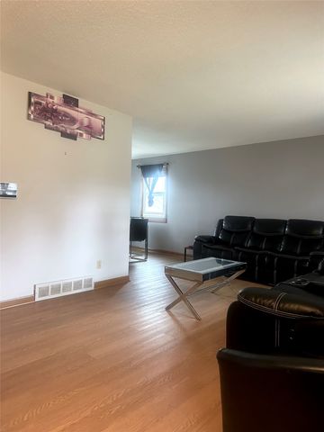 315 E Philip Street, Des Moines, IA 50315