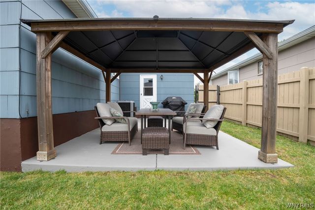 48 Castlewood Drive, Cheektowaga, NY 14227
