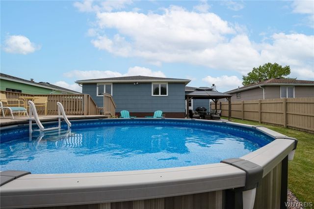 48 Castlewood Drive, Cheektowaga, NY 14227