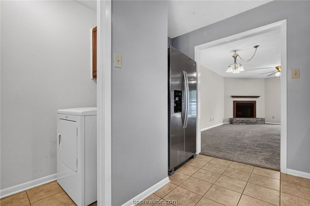 2822 Oakside Drive, Bryan, TX 77802
