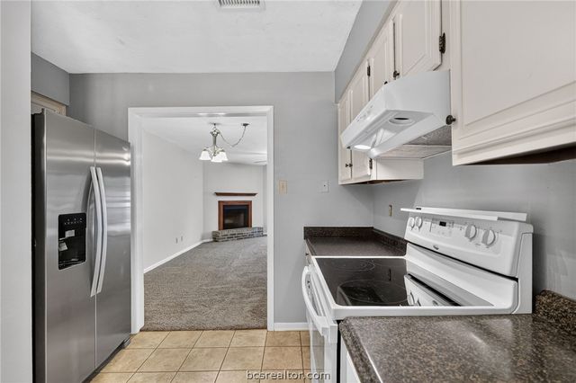 2822 Oakside Drive, Bryan, TX 77802