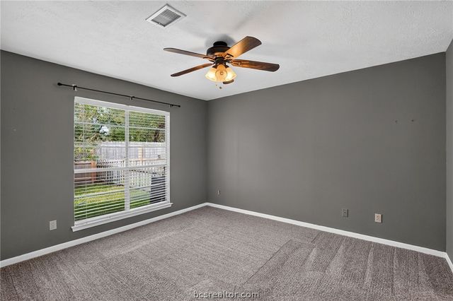 2822 Oakside Drive, Bryan, TX 77802
