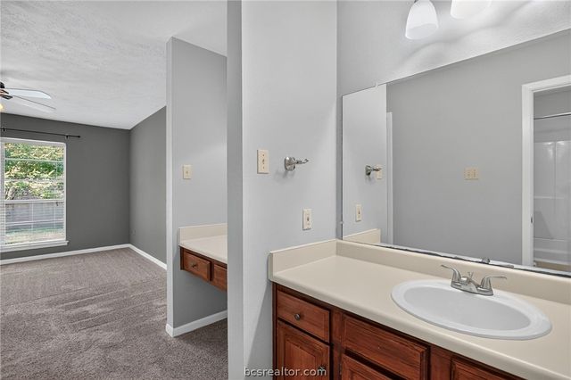 2822 Oakside Drive, Bryan, TX 77802