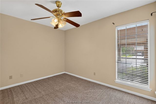 2822 Oakside Drive, Bryan, TX 77802