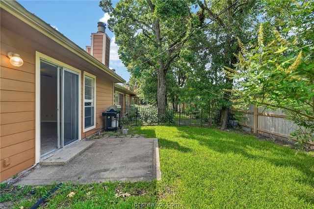 2822 Oakside Drive, Bryan, TX 77802