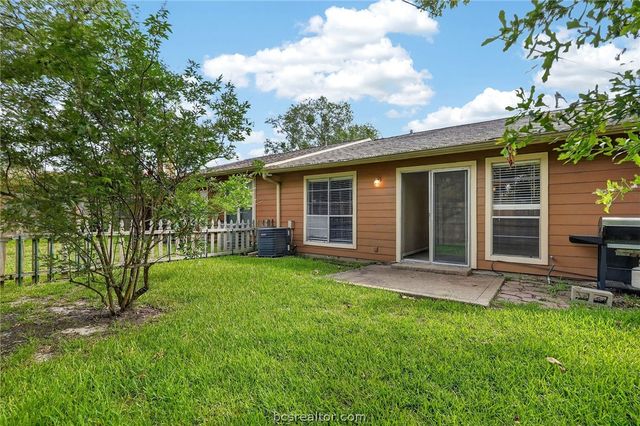 2822 Oakside Drive, Bryan, TX 77802