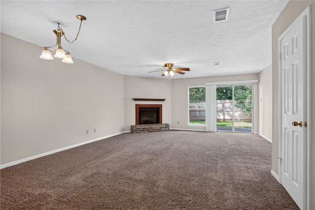 2822 Oakside Drive, Bryan, TX 77802
