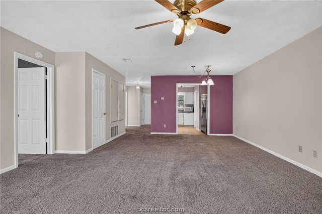 2822 Oakside Drive, Bryan, TX 77802