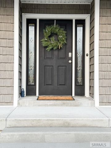 634 N 3200 E, Menan, ID 83434