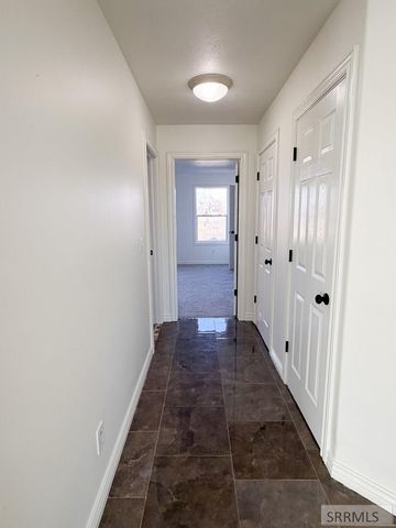 634 N 3200 E, Menan, ID 83434