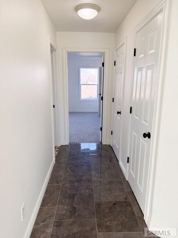 634 N 3200 E, Menan, ID 83434