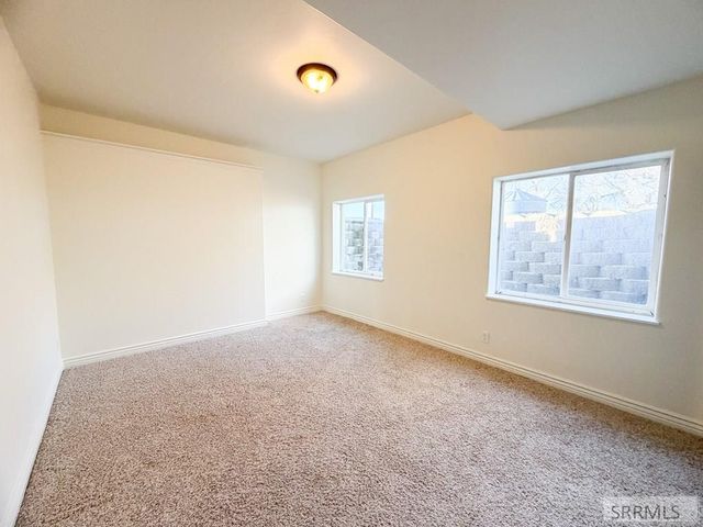 634 N 3200 E, Menan, ID 83434